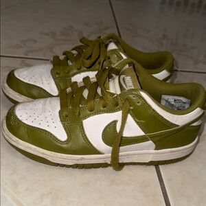 Nike Kids Green and White Sneakers